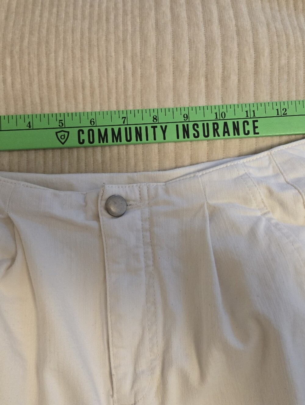 EILEEN FISHER Classic High-Waist Cream Jeans. Size 4. - Picture 5 of 6